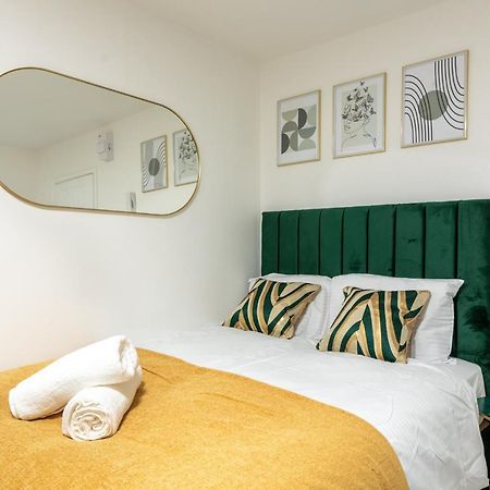 Exquisite Cardiff Apartments- With Garden Lounge & Games Room Екстериор снимка