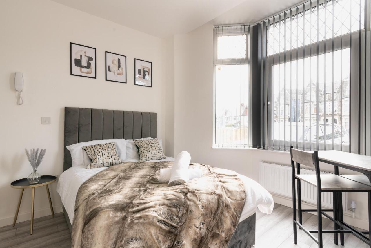 Exquisite Cardiff Apartments- With Garden Lounge & Games Room Екстериор снимка