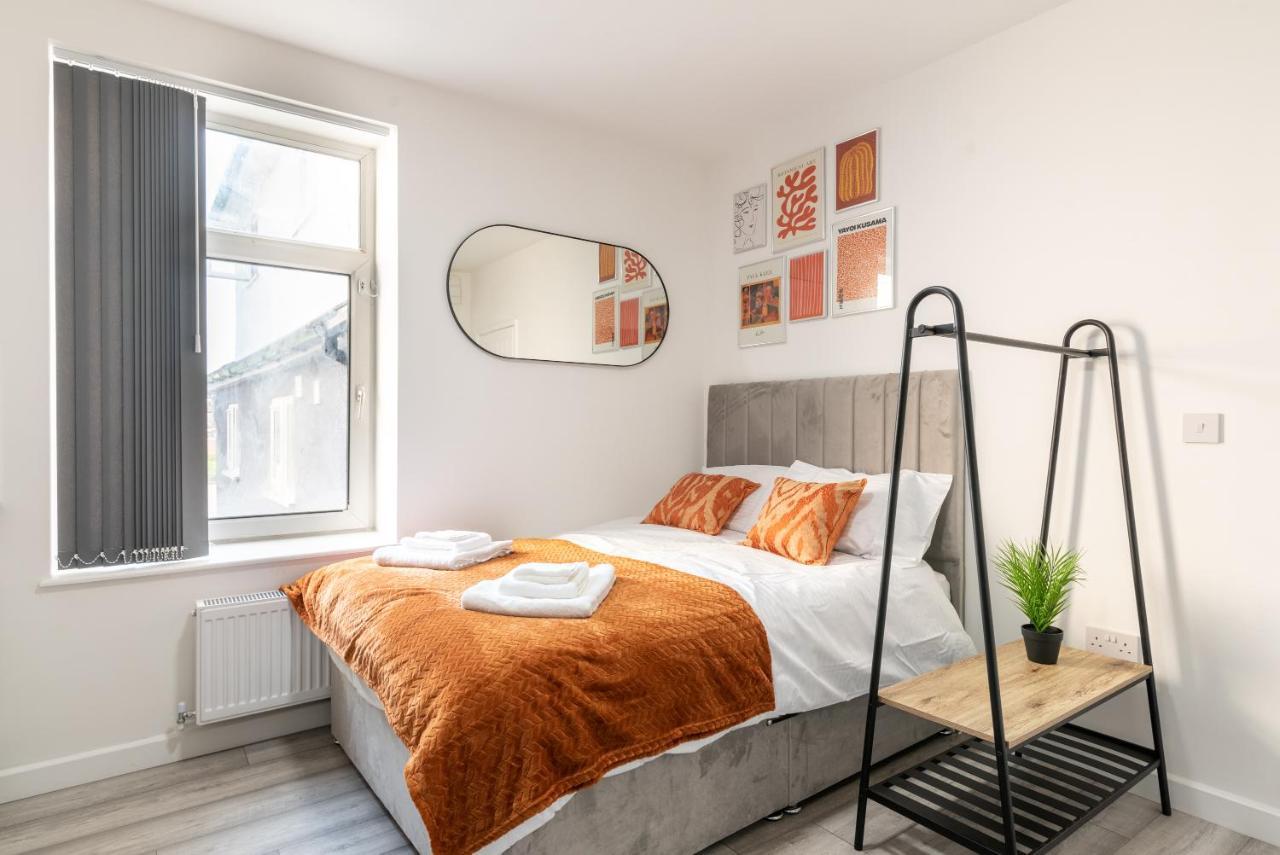 Exquisite Cardiff Apartments- With Garden Lounge & Games Room Екстериор снимка