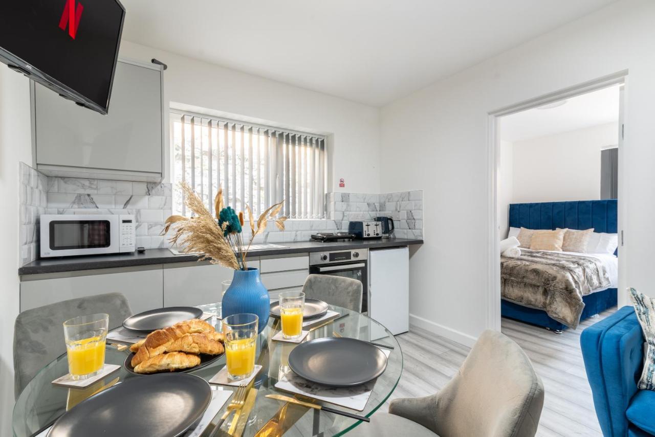 Exquisite Cardiff Apartments- With Garden Lounge & Games Room Екстериор снимка