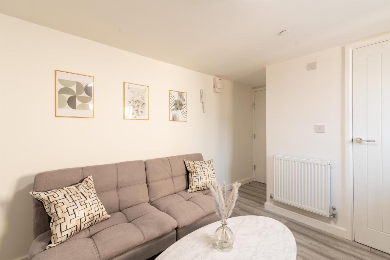 Exquisite Cardiff Apartments- With Garden Lounge & Games Room Екстериор снимка