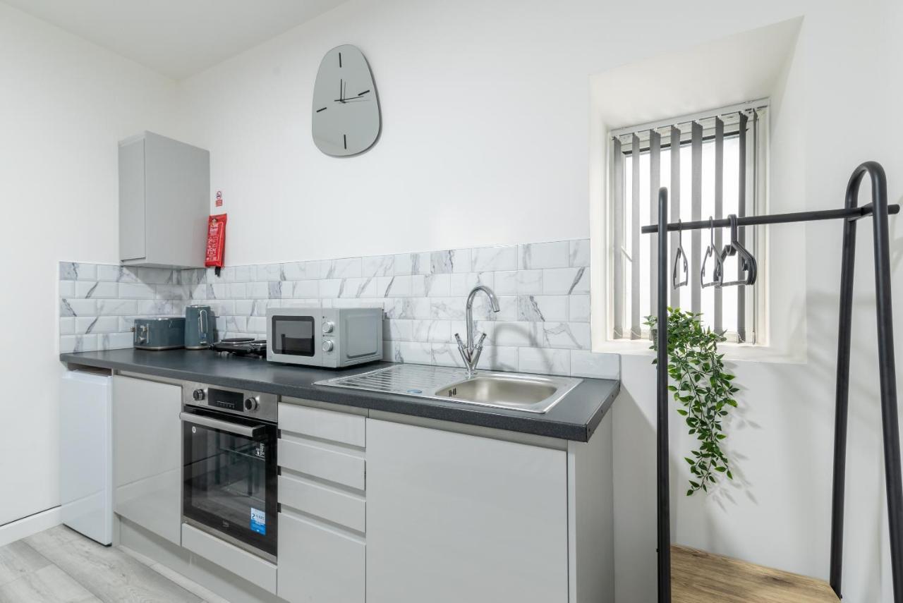 Exquisite Cardiff Apartments- With Garden Lounge & Games Room Екстериор снимка