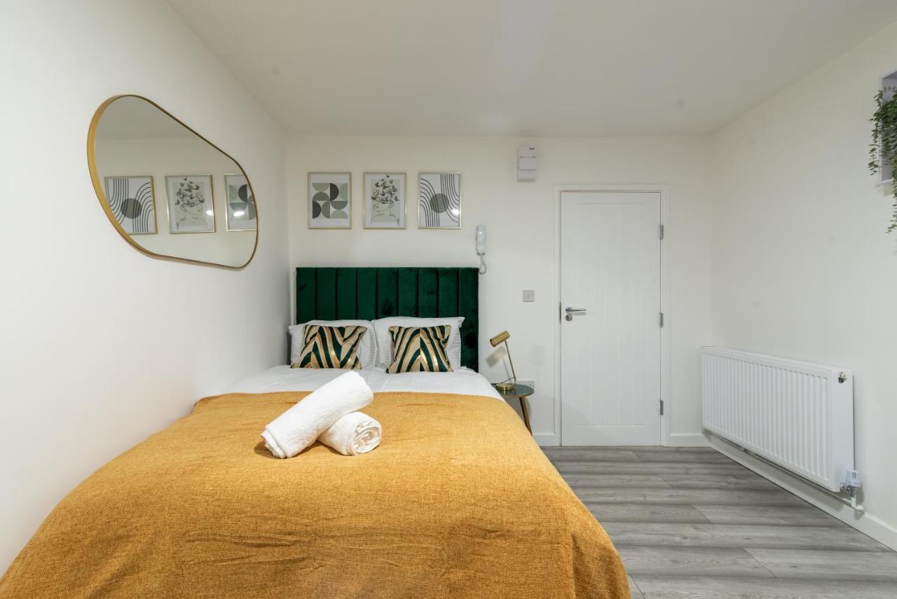 Exquisite Cardiff Apartments- With Garden Lounge & Games Room Екстериор снимка