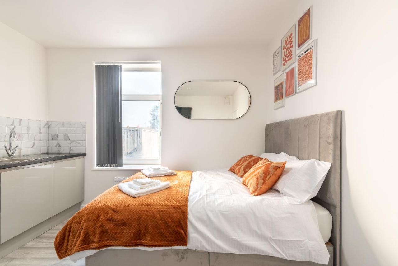 Exquisite Cardiff Apartments- With Garden Lounge & Games Room Екстериор снимка