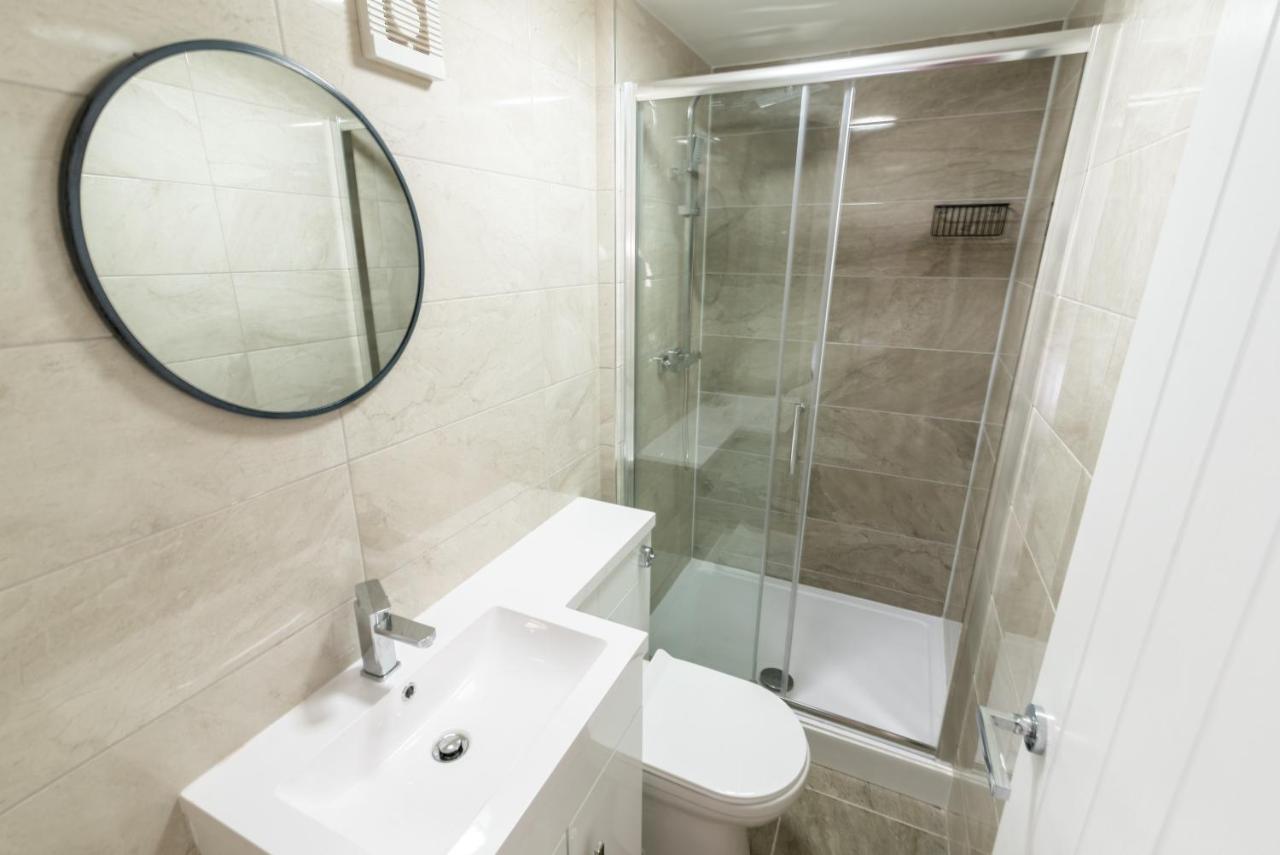 Exquisite Cardiff Apartments- With Garden Lounge & Games Room Екстериор снимка