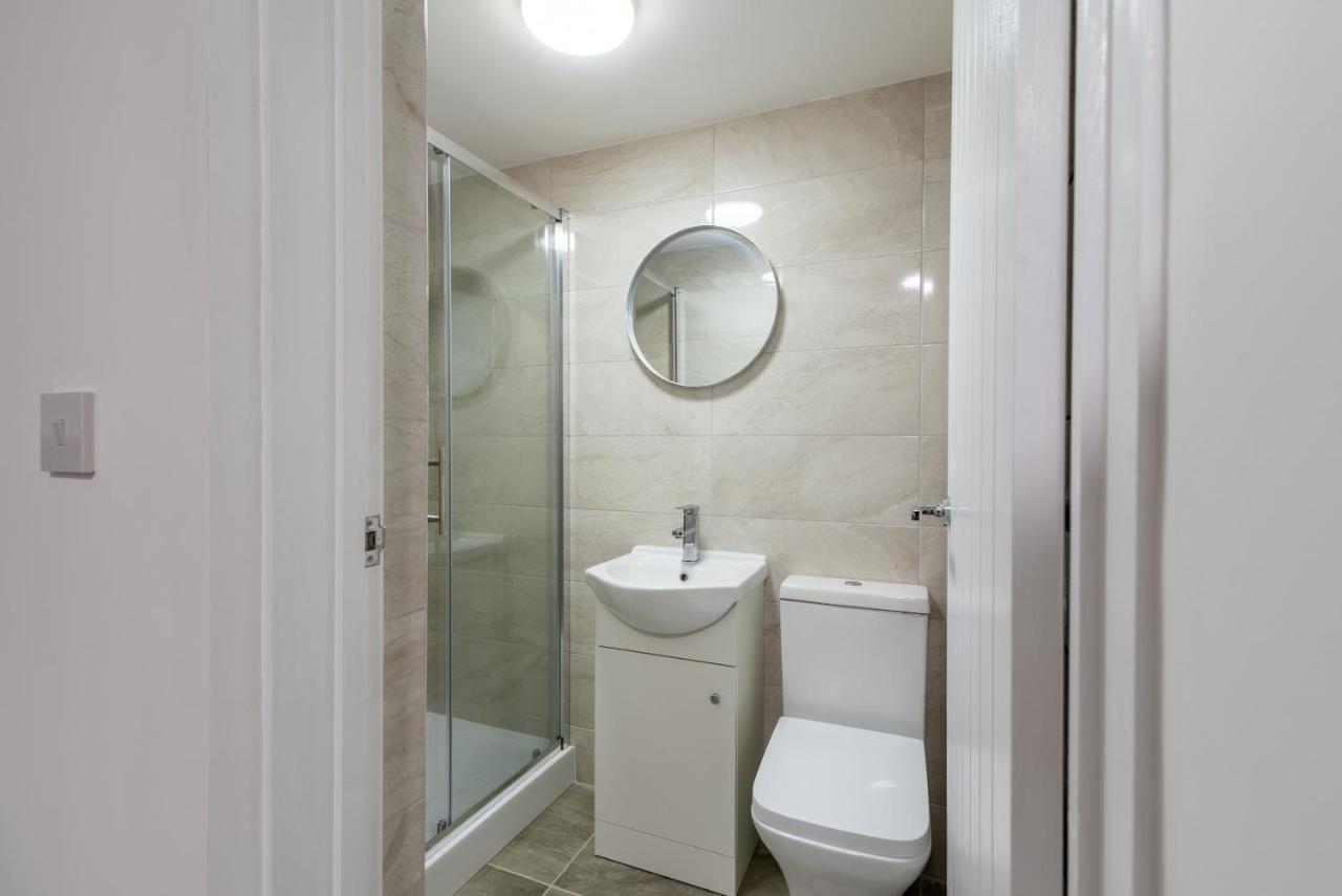 Exquisite Cardiff Apartments- With Garden Lounge & Games Room Екстериор снимка
