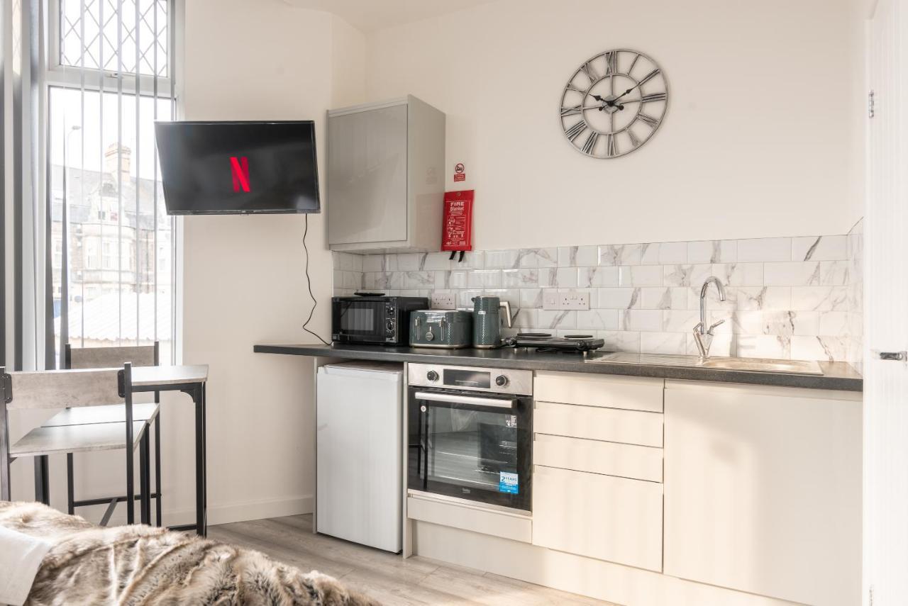 Exquisite Cardiff Apartments- With Garden Lounge & Games Room Екстериор снимка