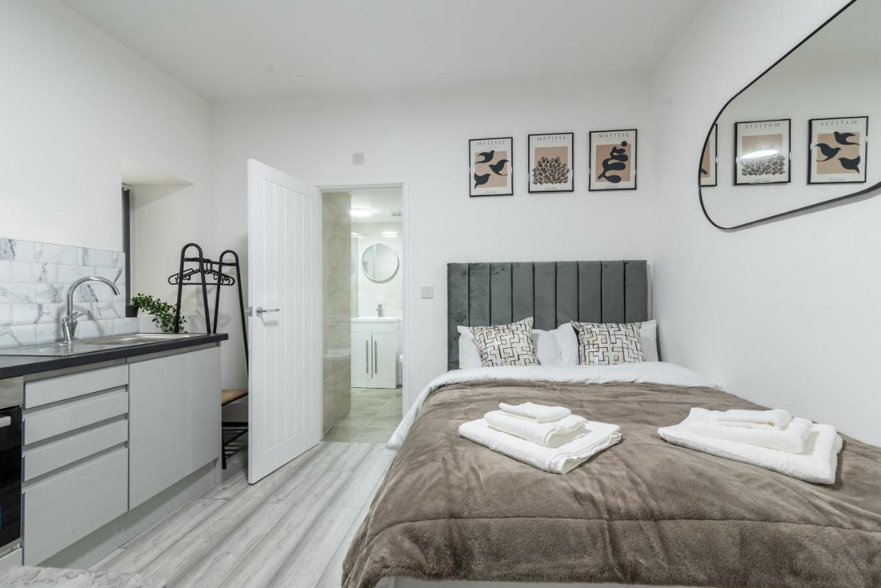 Exquisite Cardiff Apartments- With Garden Lounge & Games Room Екстериор снимка
